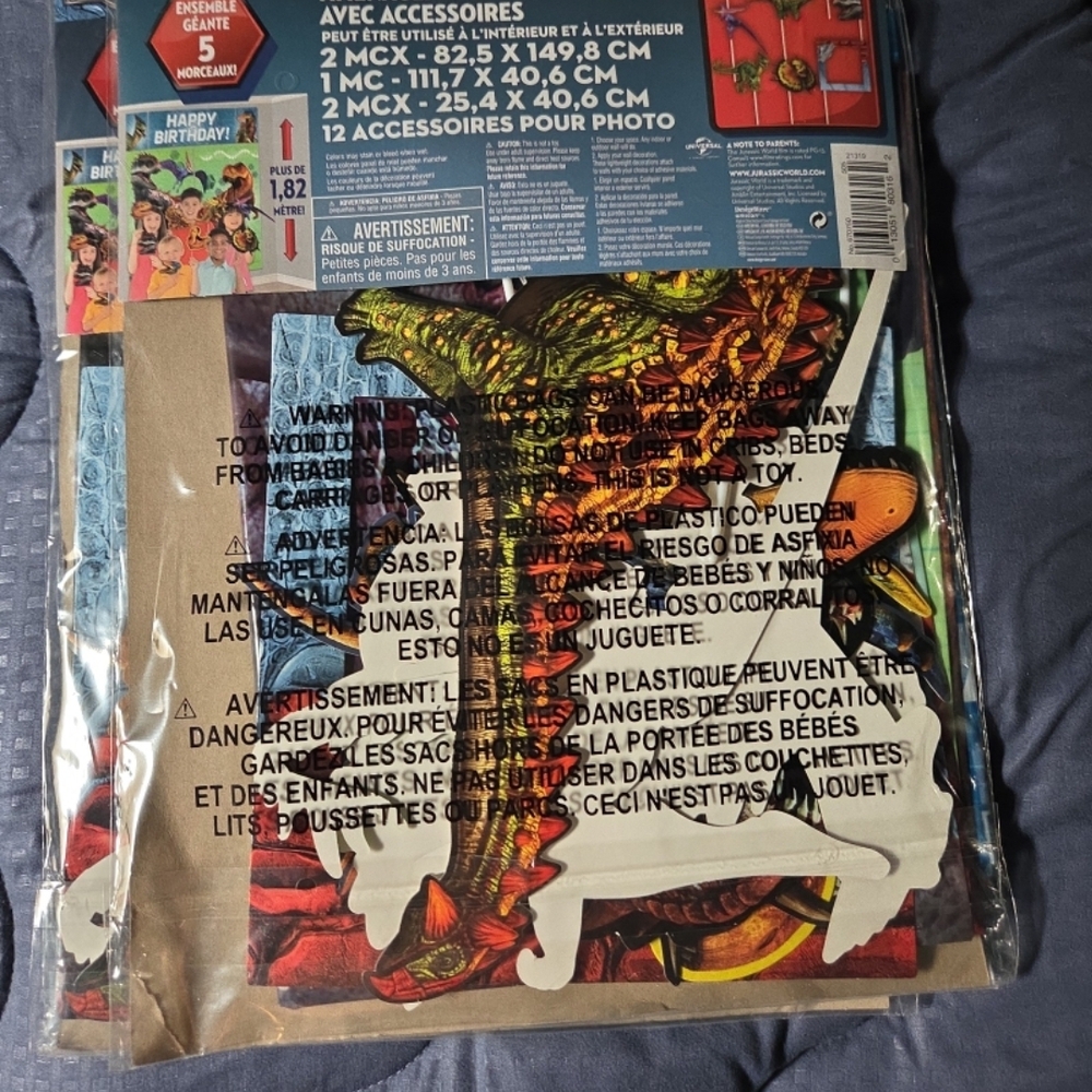Jurassic World Dinosaur Party Scene Setters - Multicolor - Picture 2 of 3